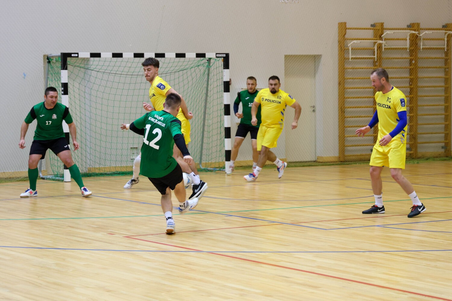 Iekšlietu ministrijas čempionāta sacensībās telpu futbolā uzvar  Valsts robežsardzes komanda