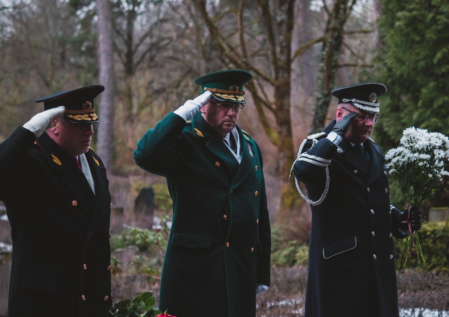 Iekšlietu ministrijas un dienestu vadība godina 1991. gada barikāžu upuru piemiņu barikāžu aizstāvju atceres 31. gadadienā 