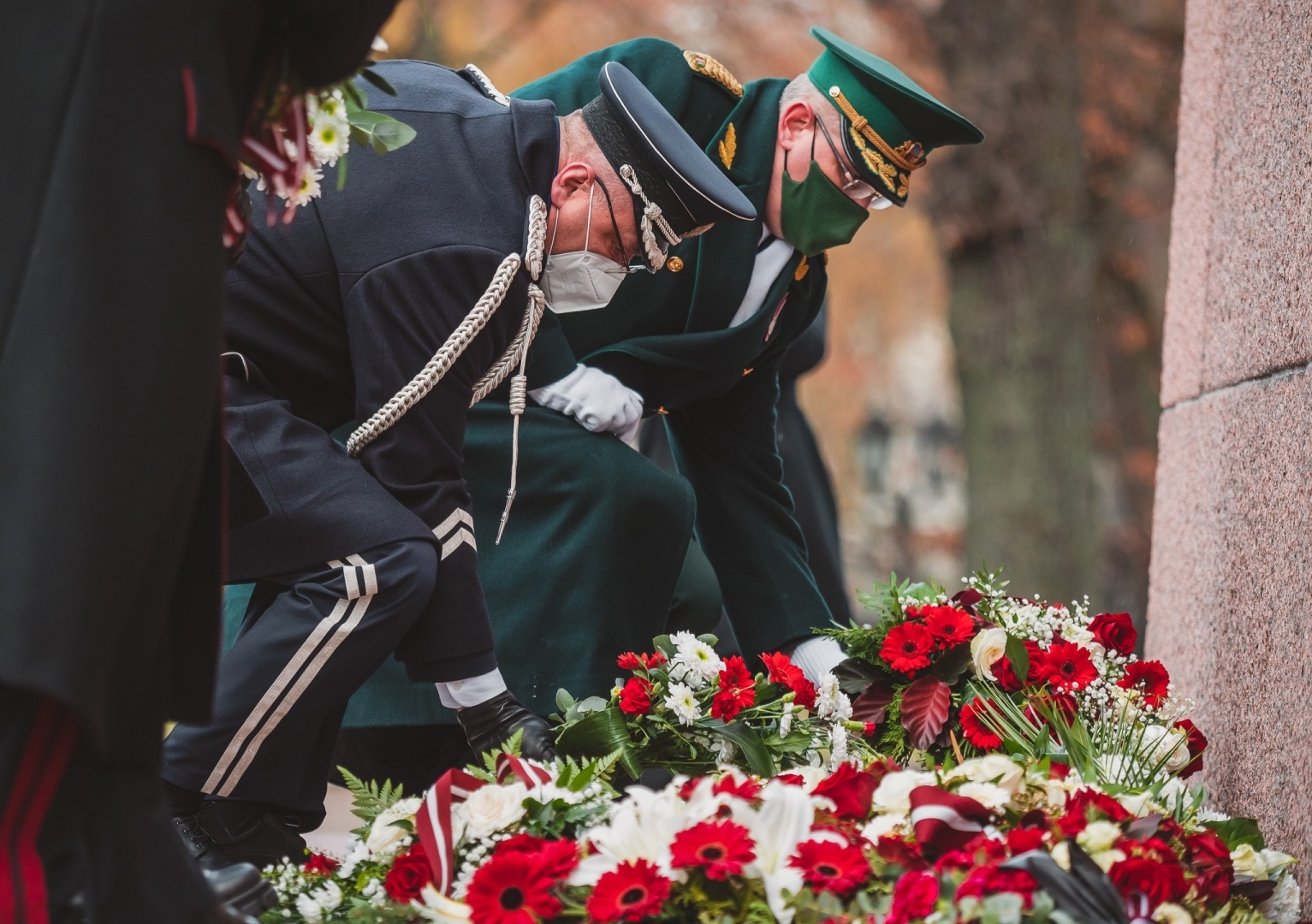 Iekšlietu ministrijas un dienestu vadība godina 1991. gada barikāžu upuru piemiņu barikāžu aizstāvju atceres 31. gadadienā 