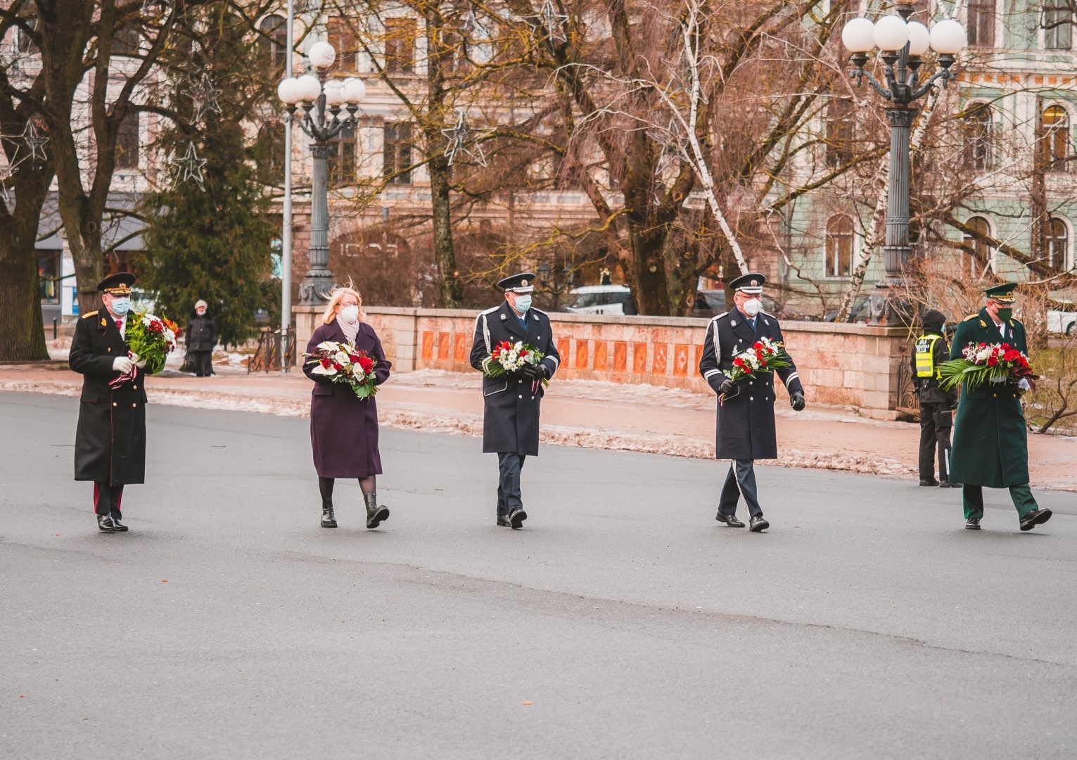 Iekšlietu ministrijas un dienestu vadība godina 1991. gada barikāžu upuru piemiņu barikāžu aizstāvju atceres 31. gadadienā 