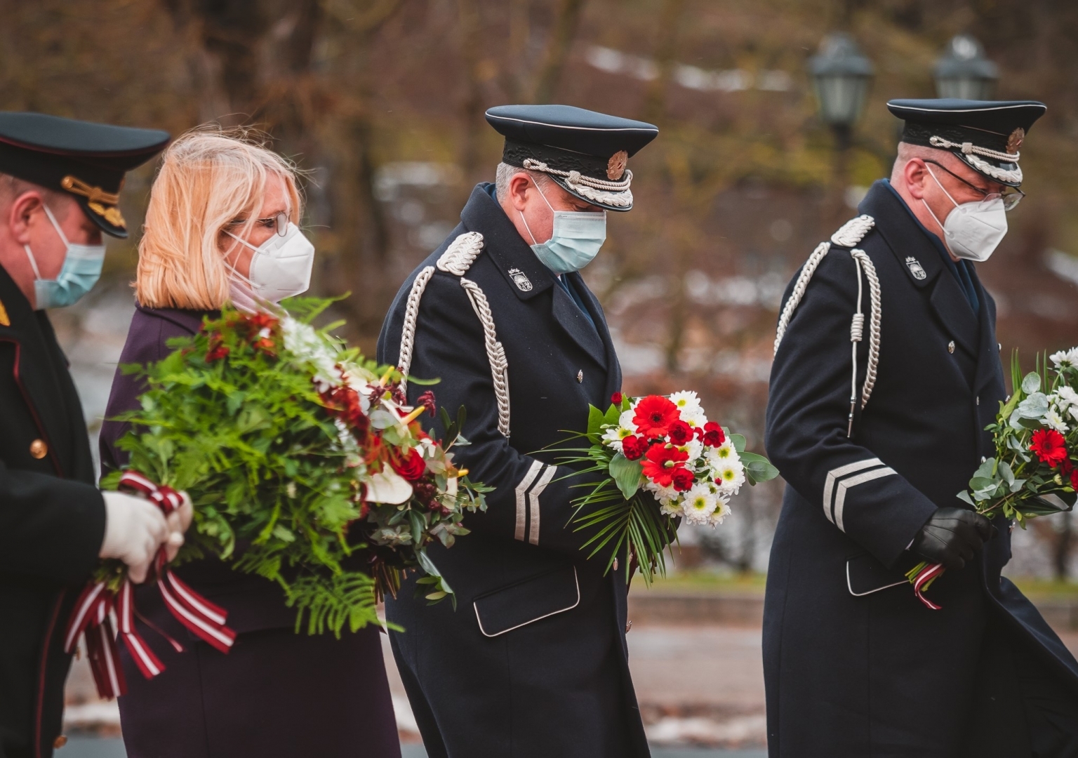 Iekšlietu ministrijas un dienestu vadība godina 1991. gada barikāžu upuru piemiņu barikāžu aizstāvju atceres 31. gadadienā 