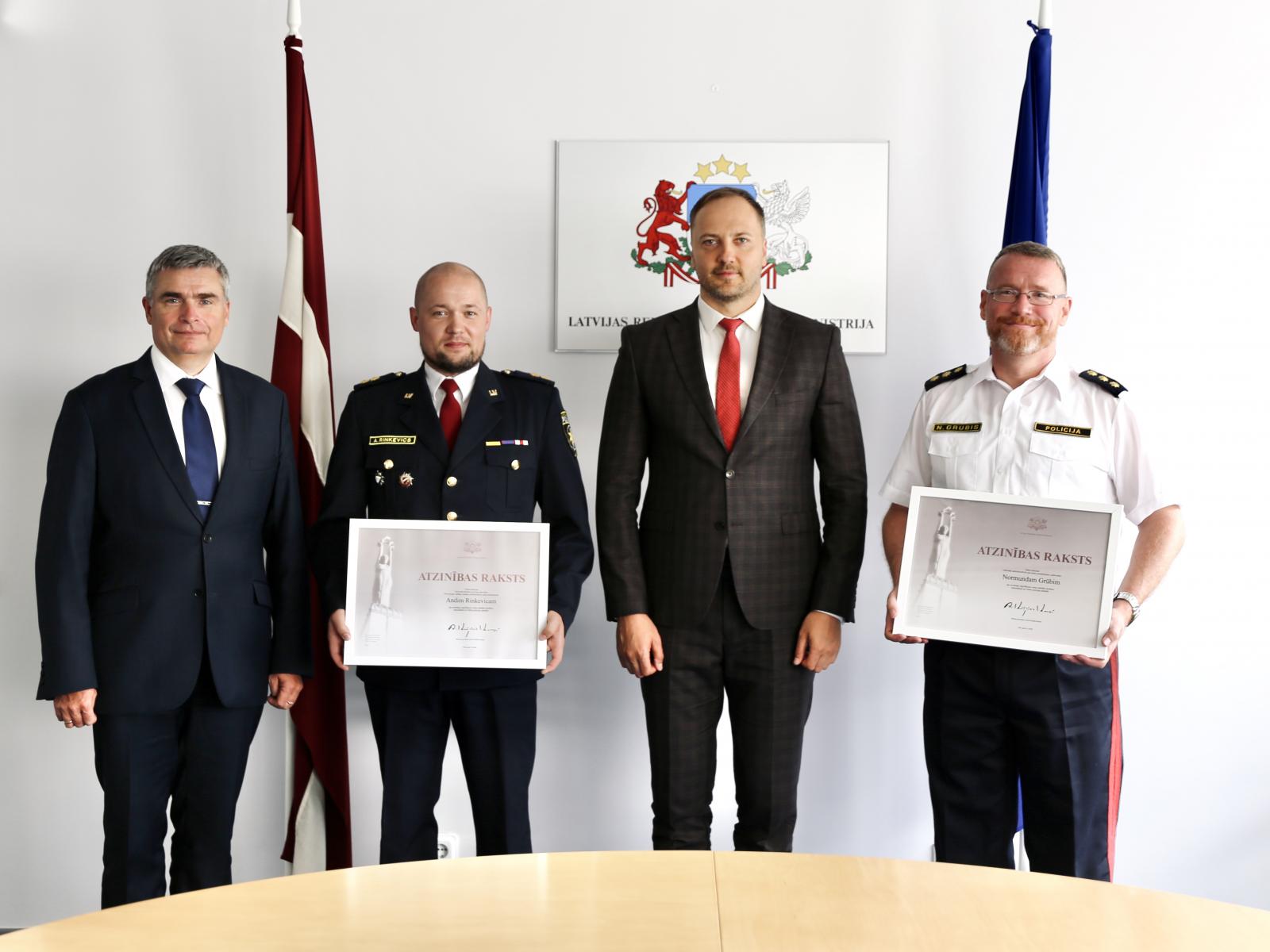 Iekšlietu ministrs sniedz apbalvojumus