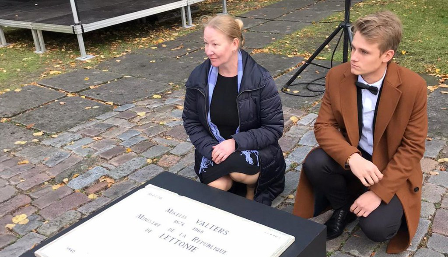 Miķeļa Valtera kapa plāksne nodota Liepājas muzejam