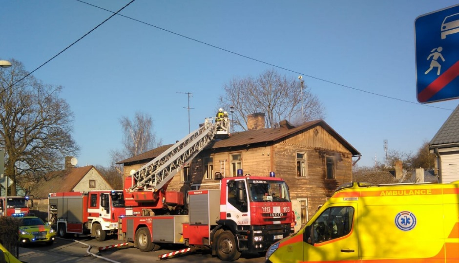 Ugunsdzeseji-dzes-maju