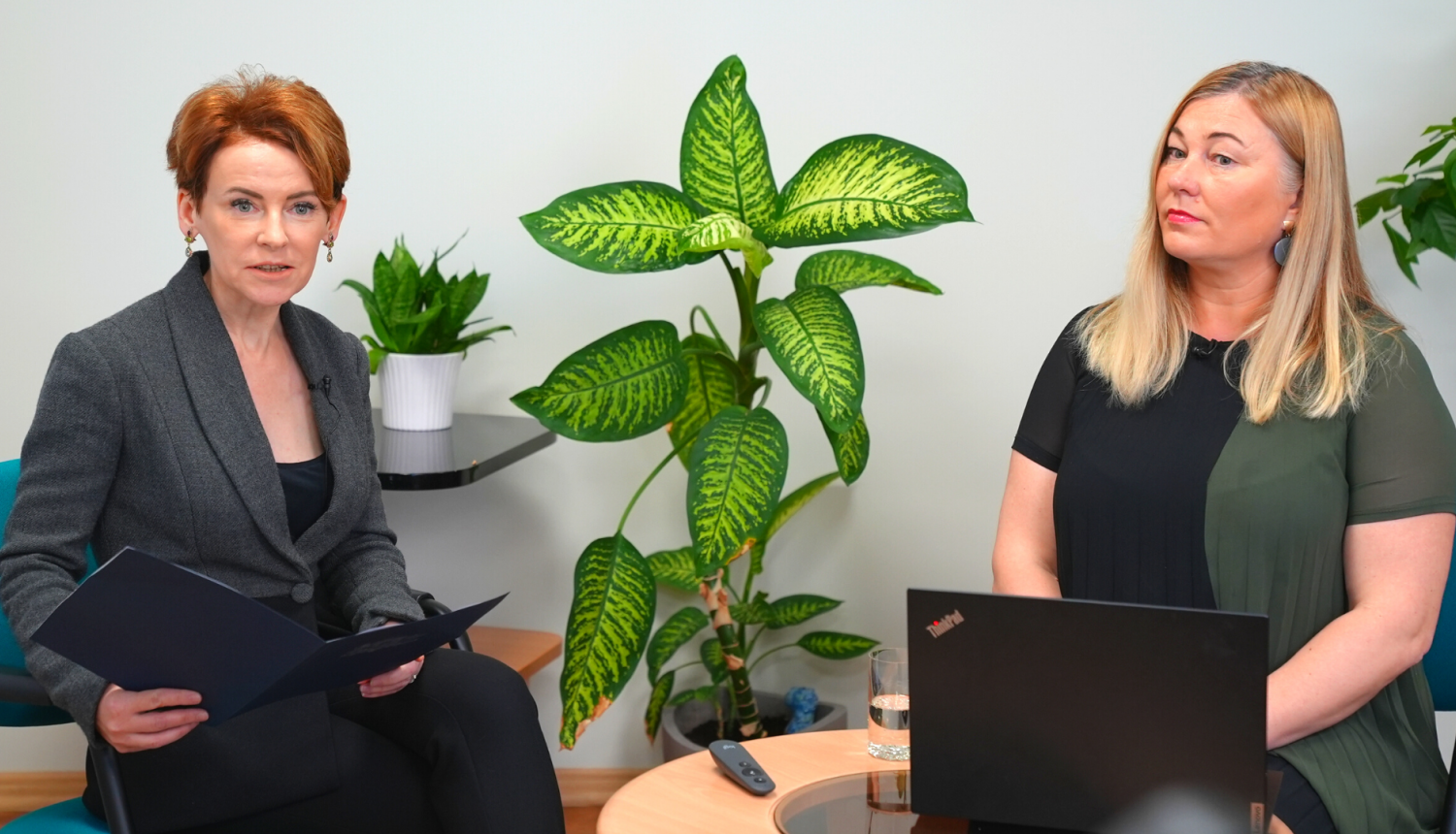 Iekšlietu ministre un Labklājības ministrijas pārstāve