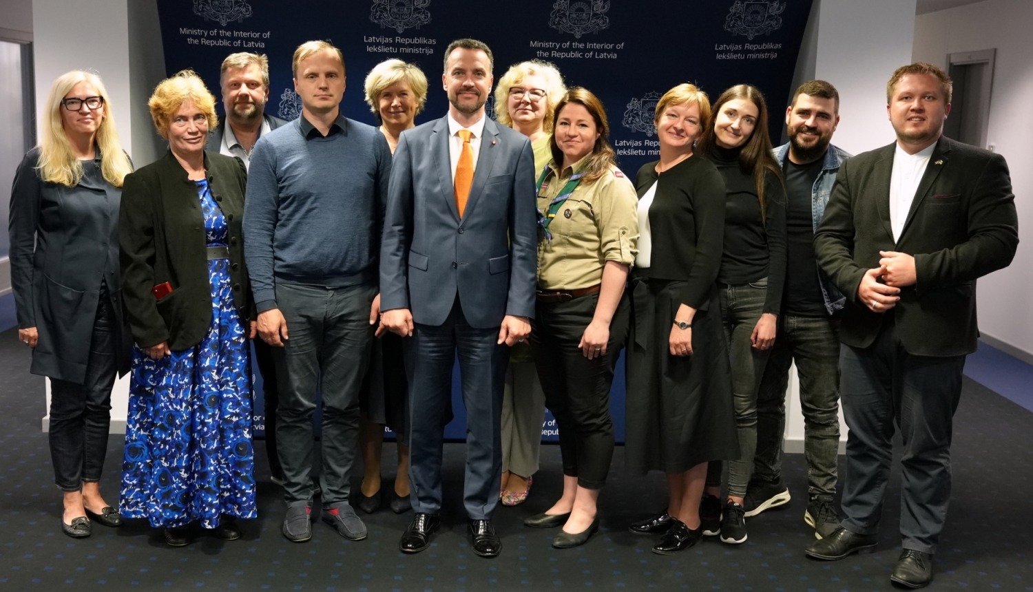 Ministrs tiekas ar NVO