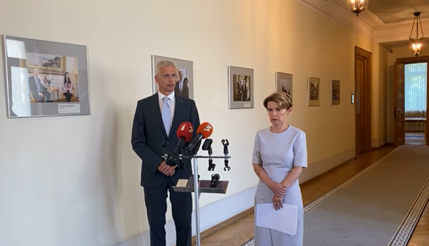 iekšlietu ministre ar premjeru