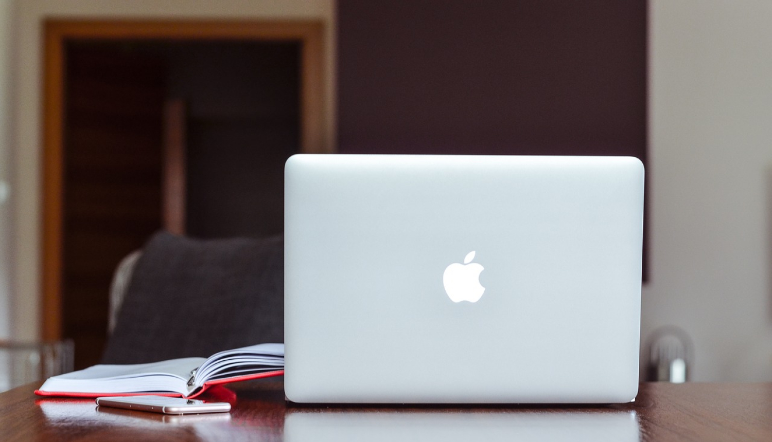 dators, piezīmju bloks