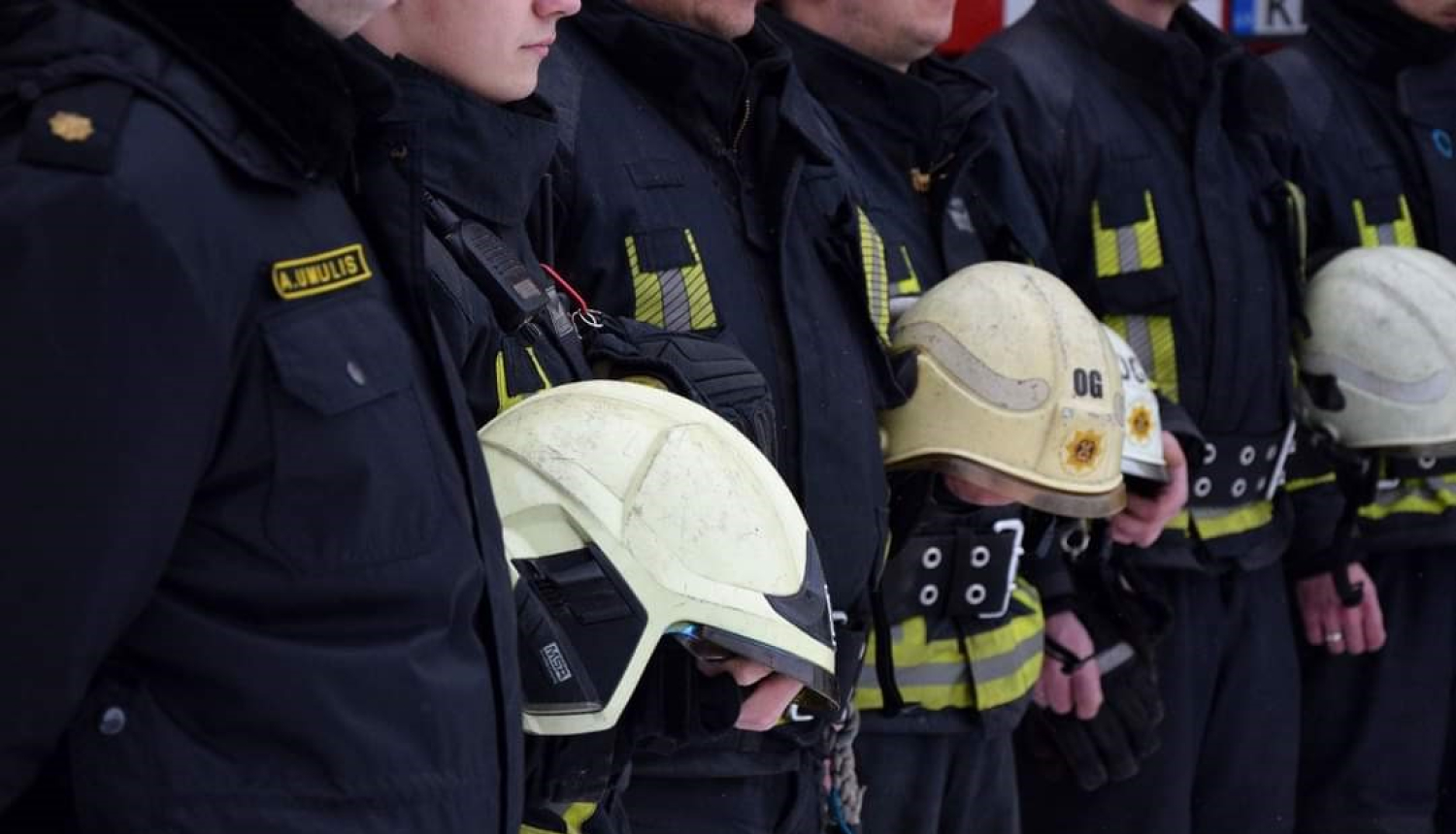 Ugunsdzeseju glābēju formastērpi