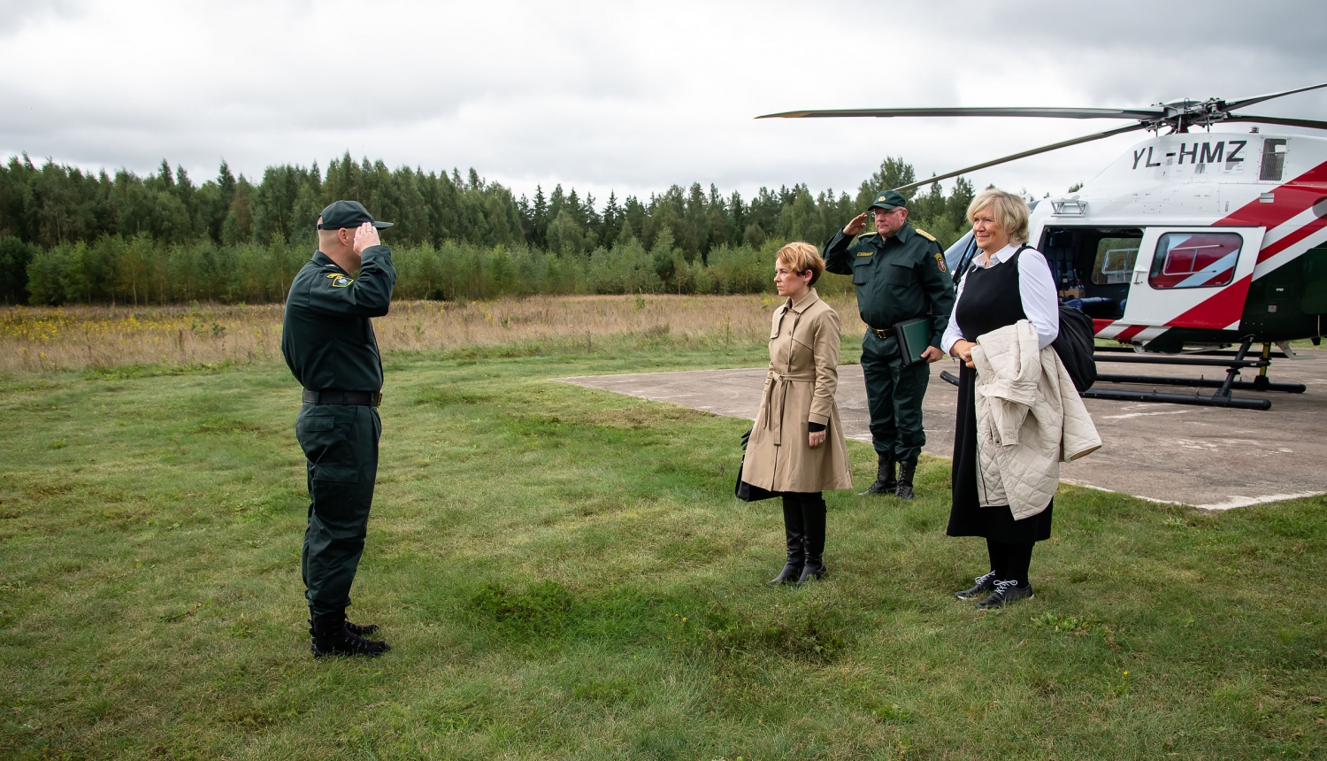 ministre apmeklē robežu