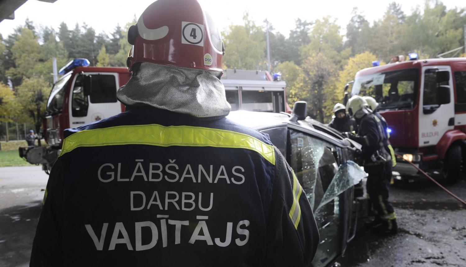 gLĀBŠANAS DARBI