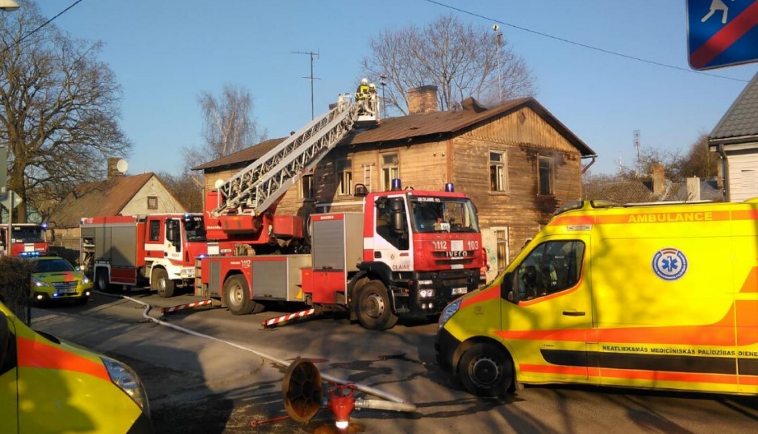 Ugunsdzeseji-dzes-maju