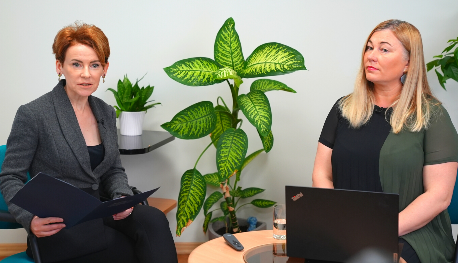 Iekšlietu ministre un Labklājības ministrijas pārstāve