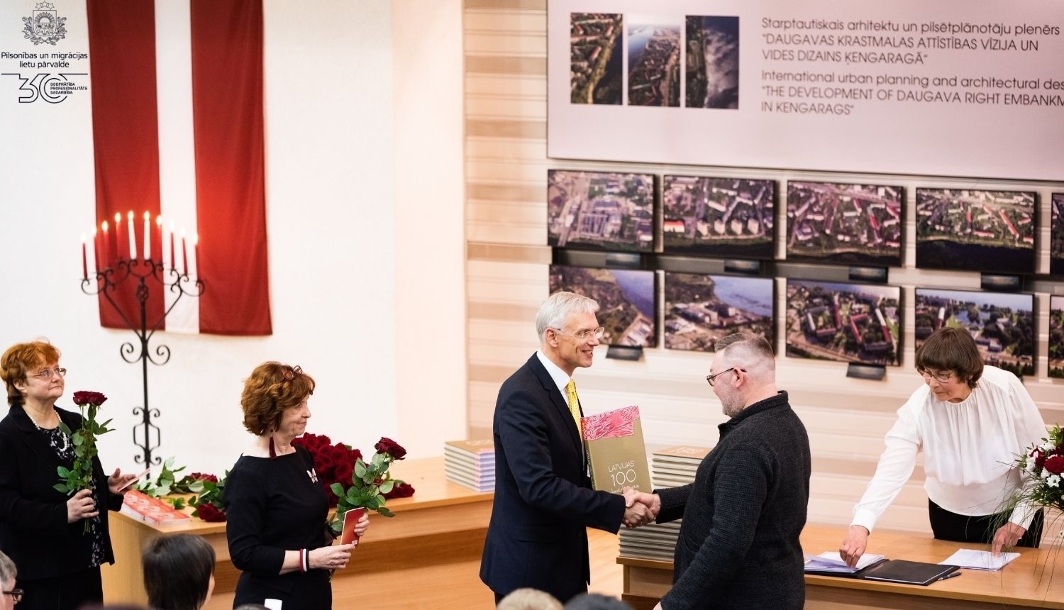Valsts kanceleja, Ministru prezidents Krišjānis Kariņš piedalās Latvijas pilsonības pretendentu svinīgā solījuma došanas ceremonijā, 2019. gads.