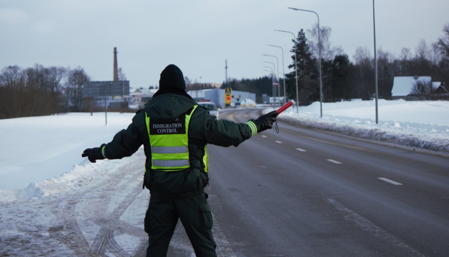 robežsargs uz iekšējās robežas ceļa